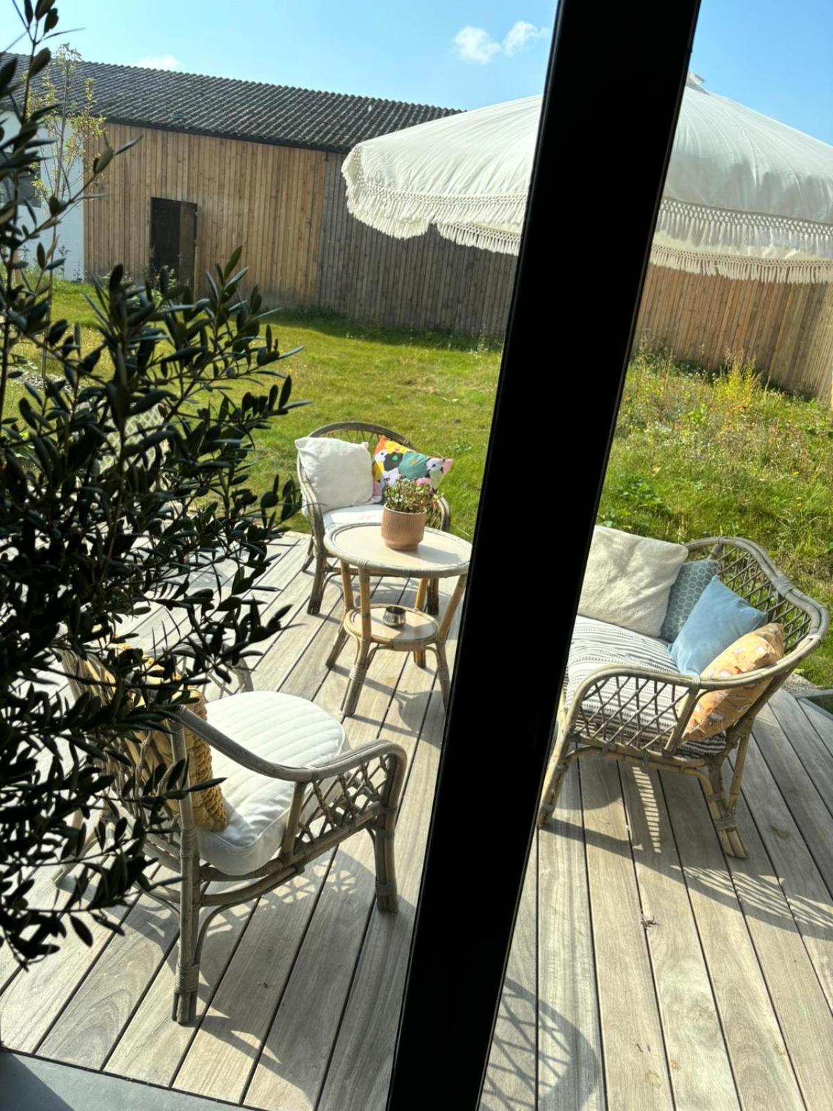 La Tour Obin Bed and Breakfast Philippeville Eksteriør billede